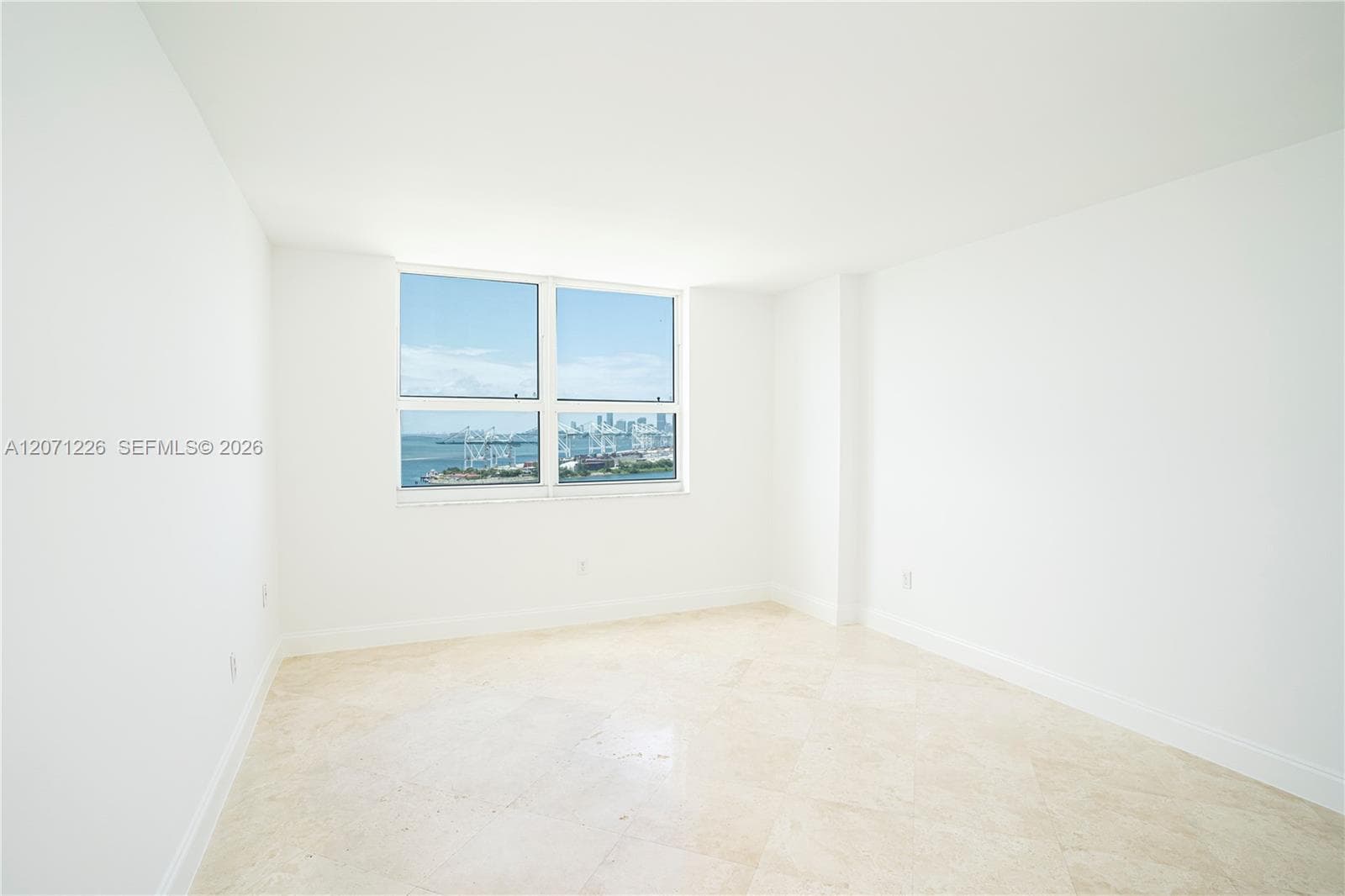 90 Alton Rd 2204 photo 15