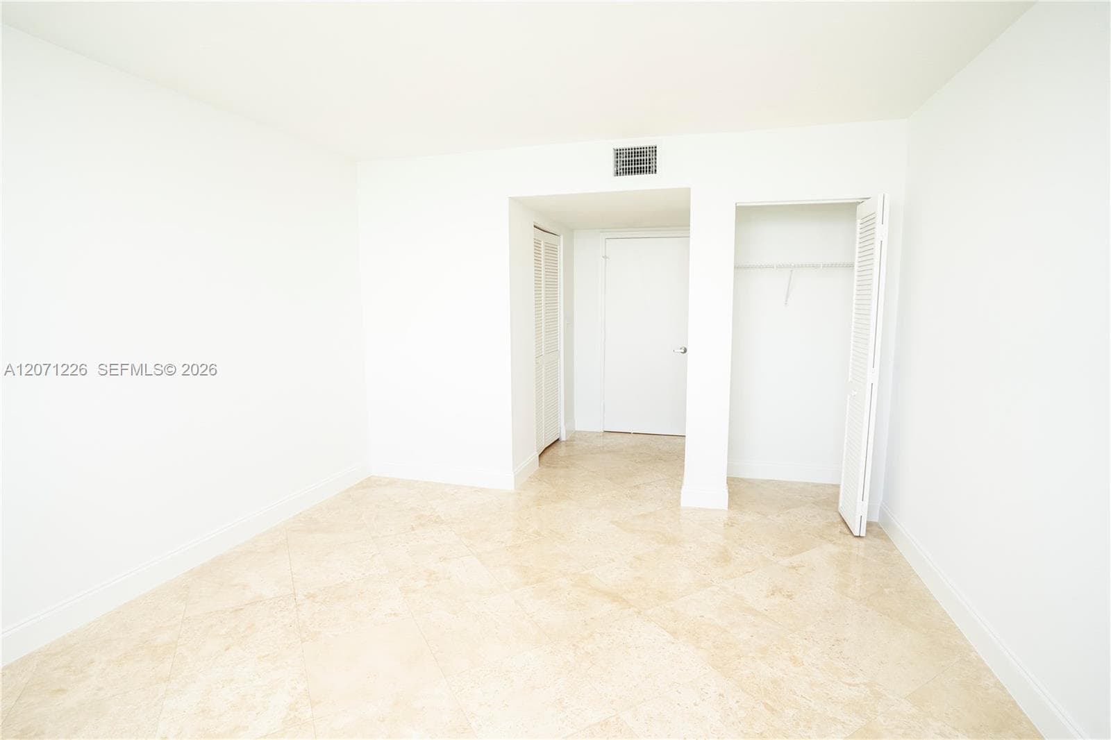90 Alton Rd 2204 photo 11