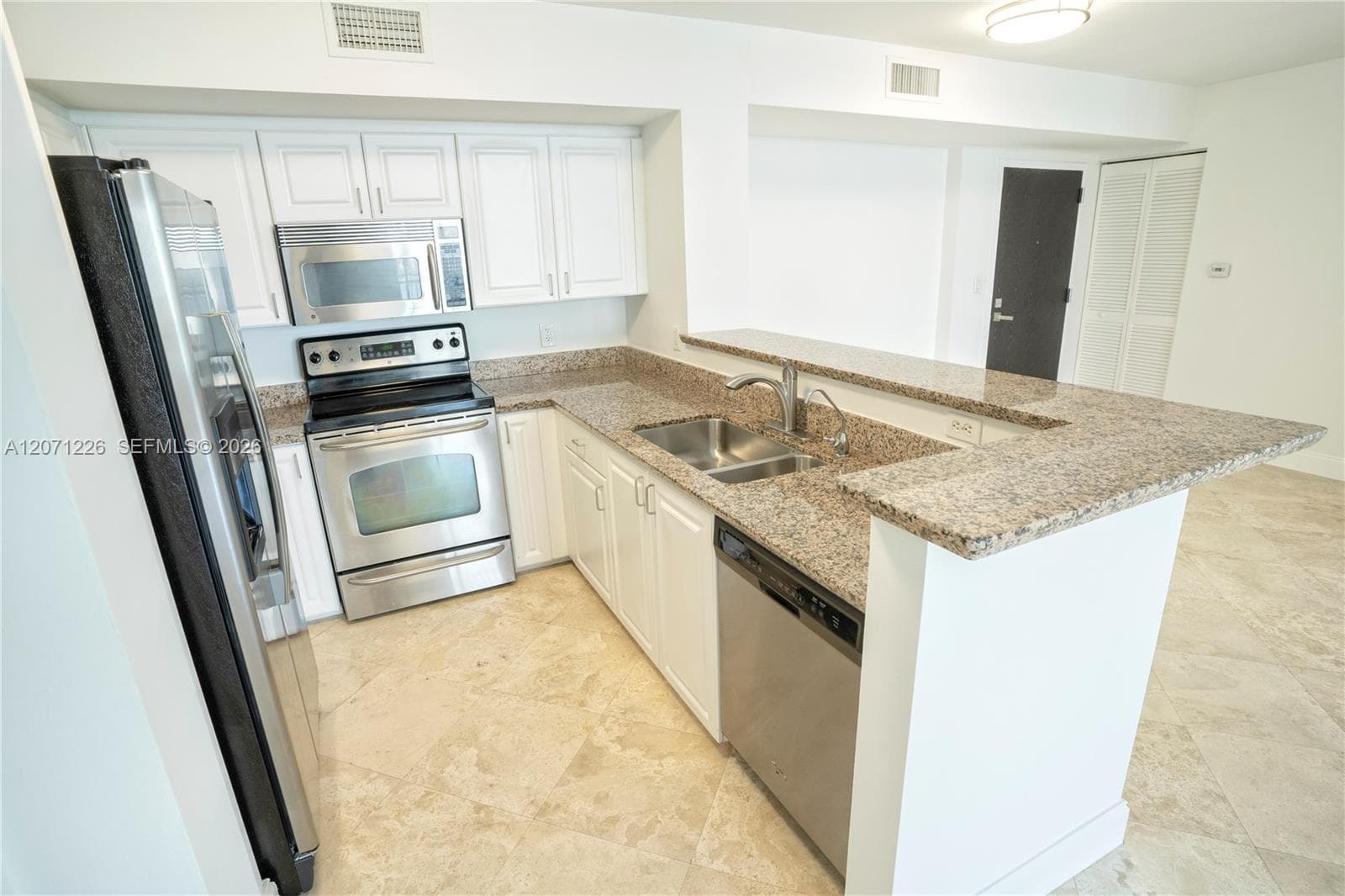 90 Alton Rd 2204 photo 8