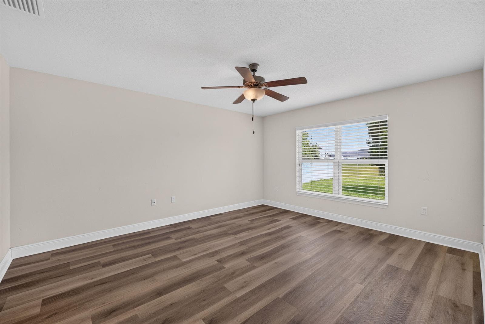 5852 NW Ethel Court photo 20