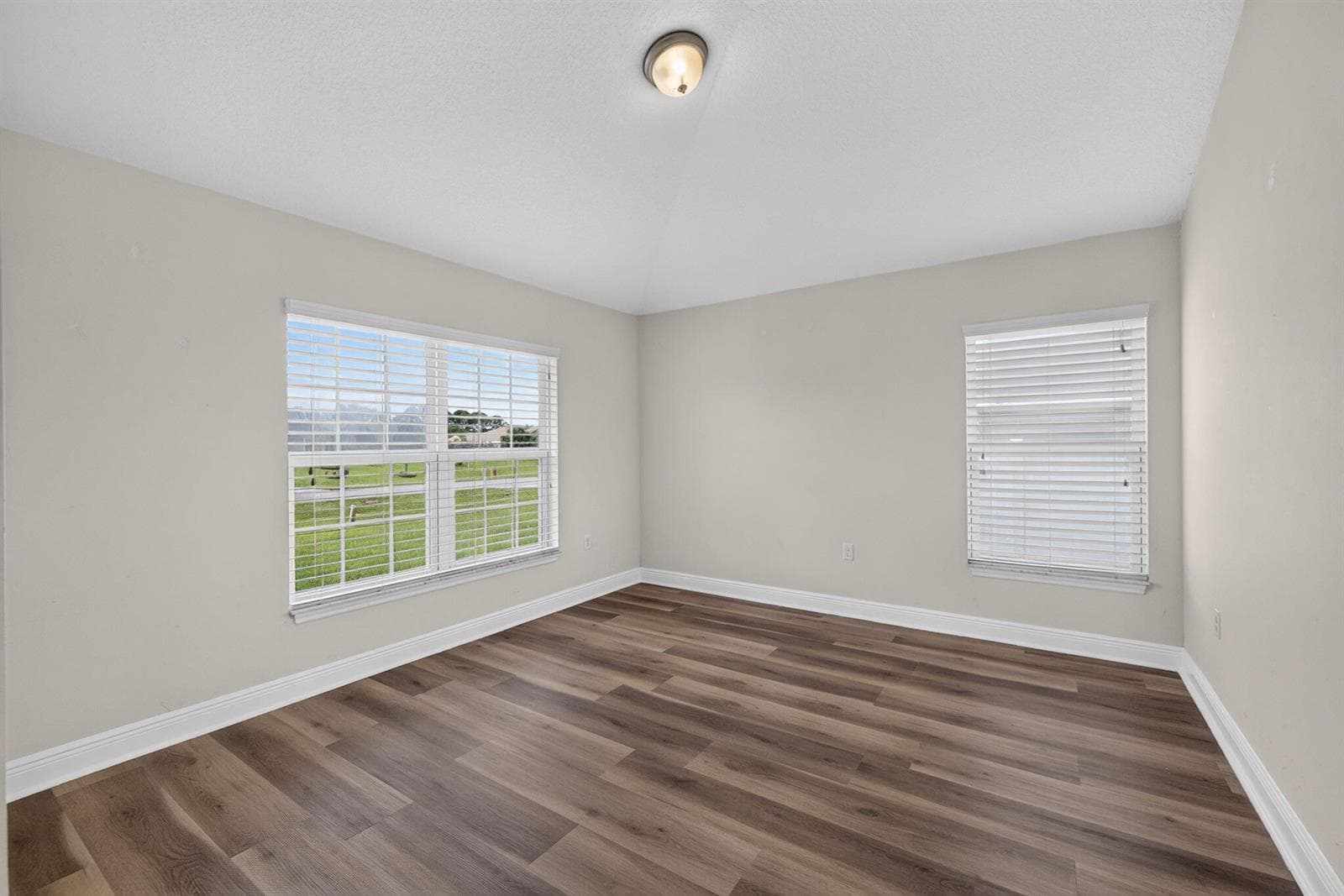 5852 NW Ethel Court photo 19
