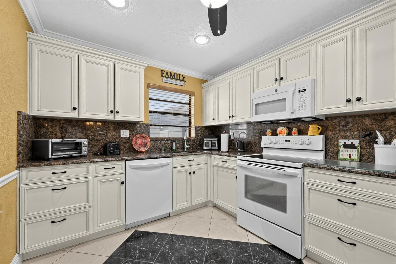 464 Piedmont J photo 19