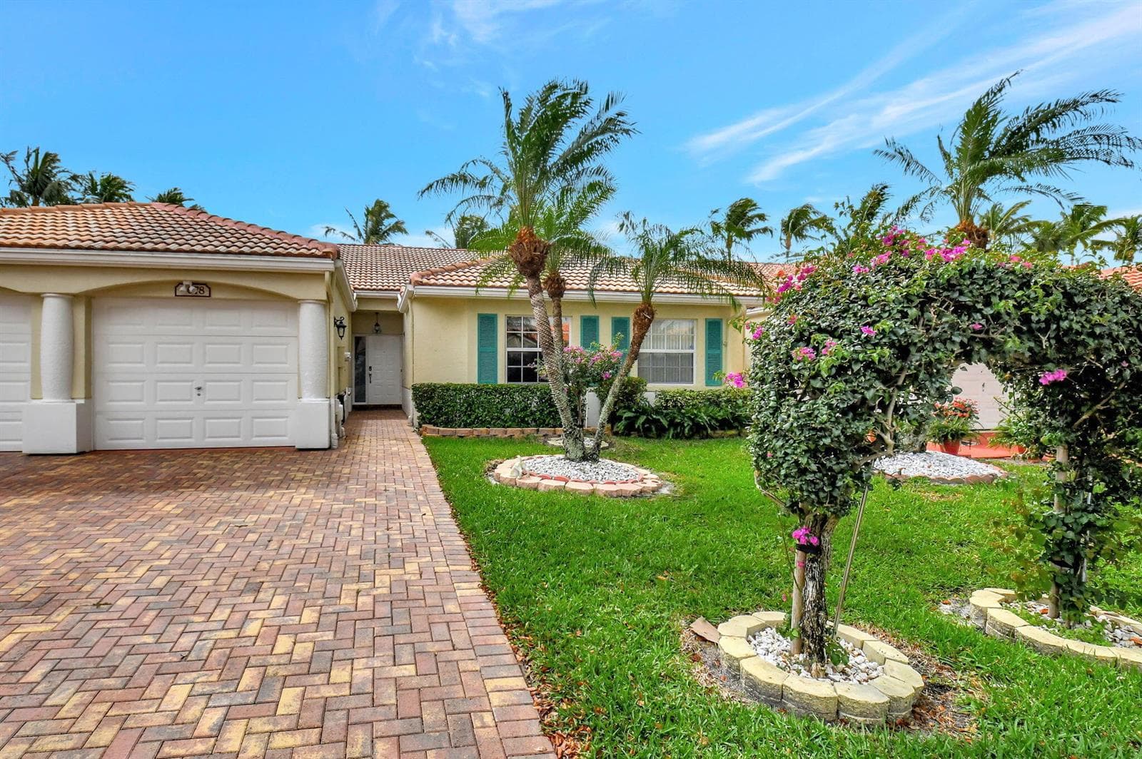 6078 Lake Hibiscus Drive photo 1