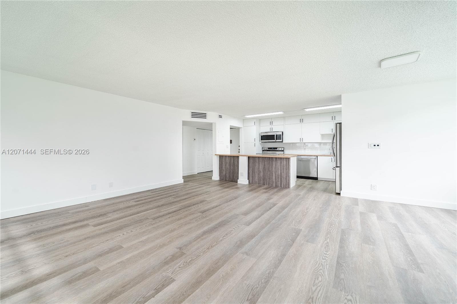 2781 Taft St 204 photo 6