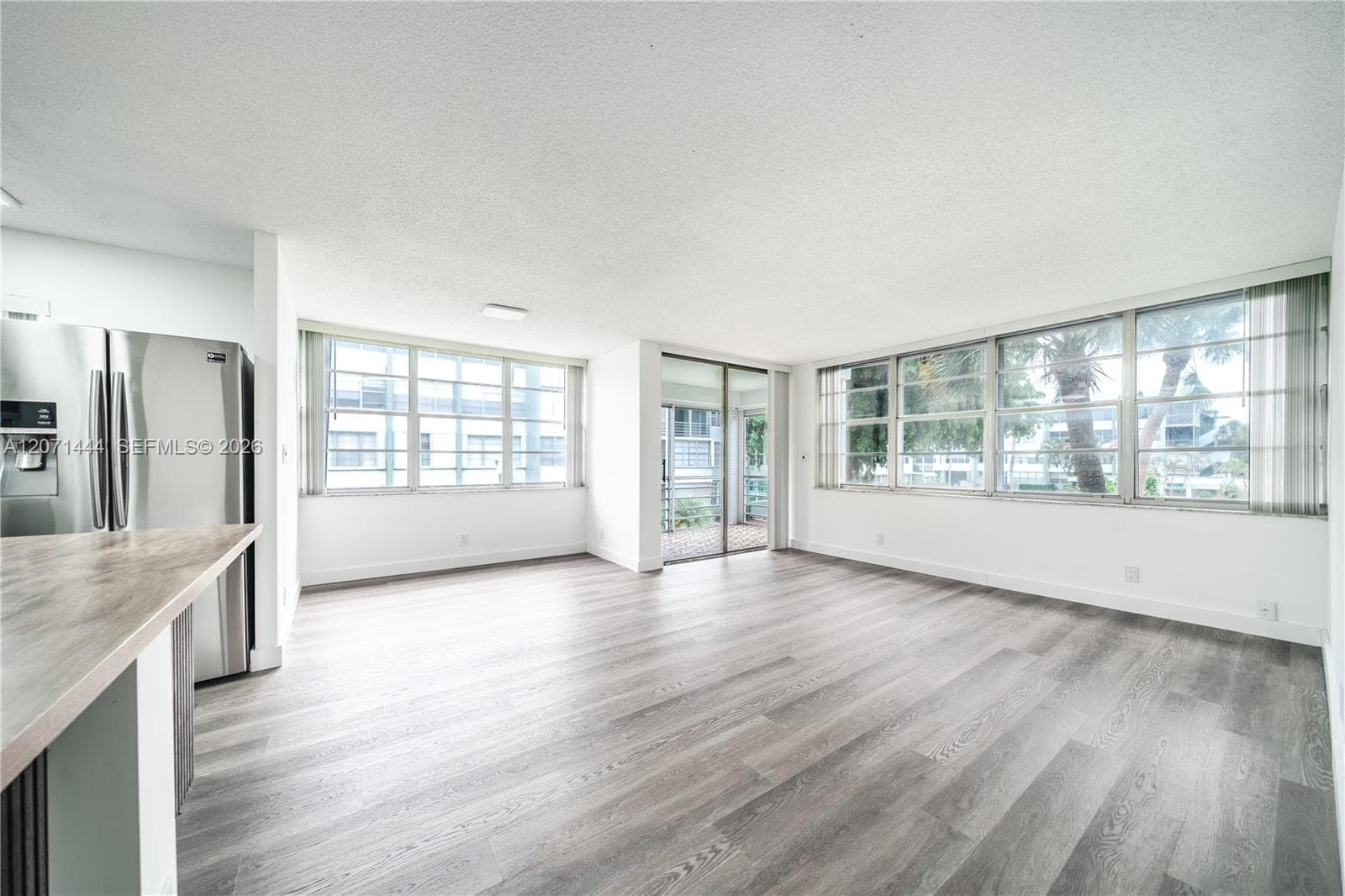 2781 Taft St 204 photo 3