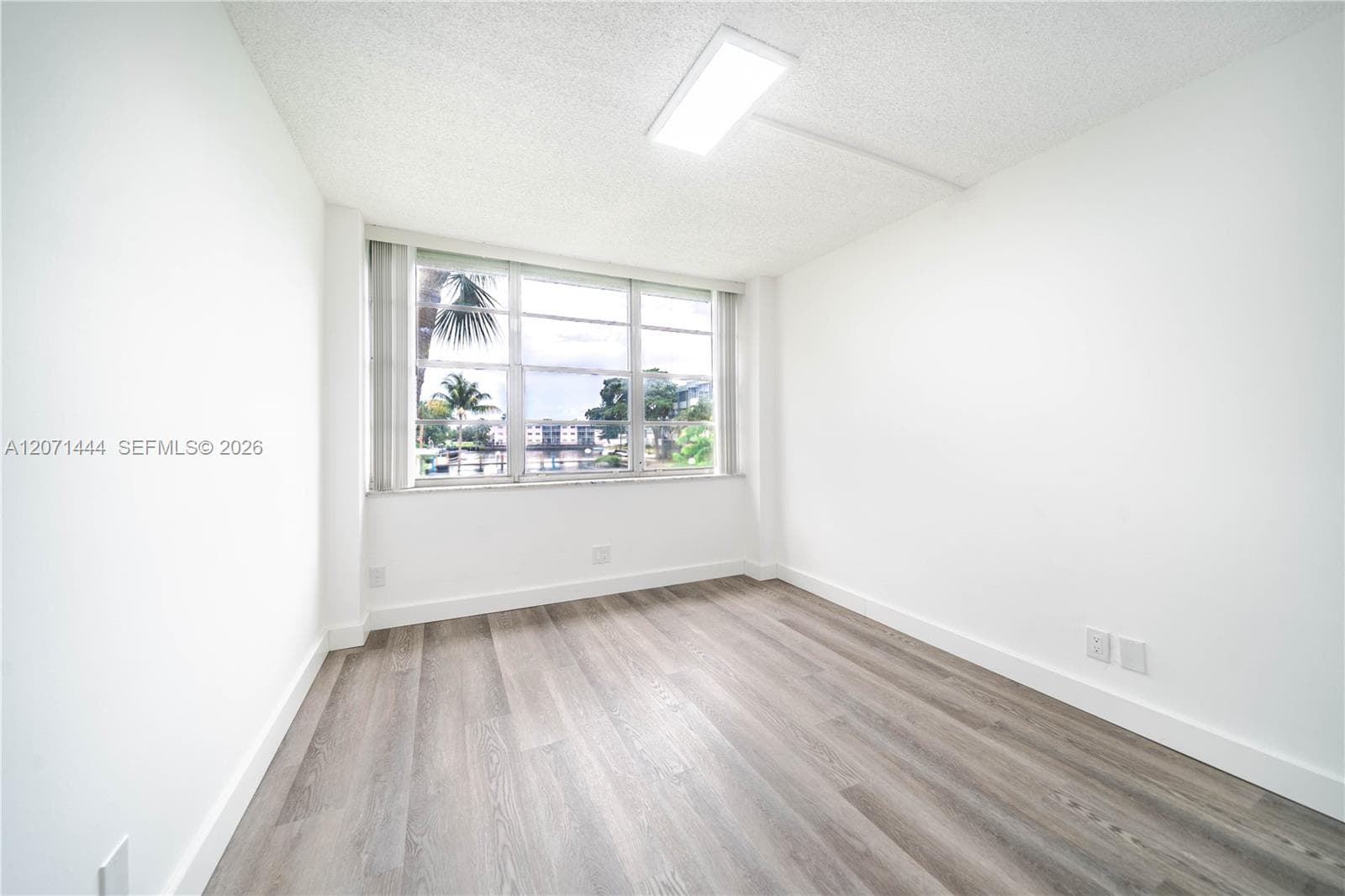 2781 Taft St 204 photo 15