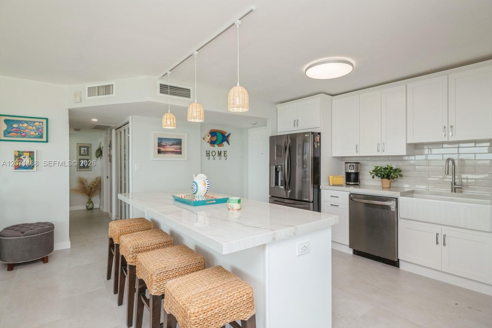 7135 Collins Ave 1125 photo 4