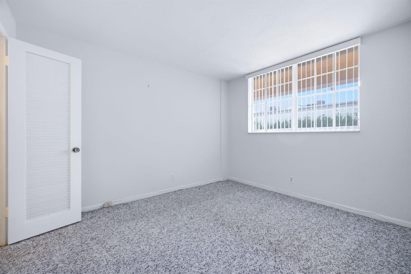 4502 N Federal Highway photo 3