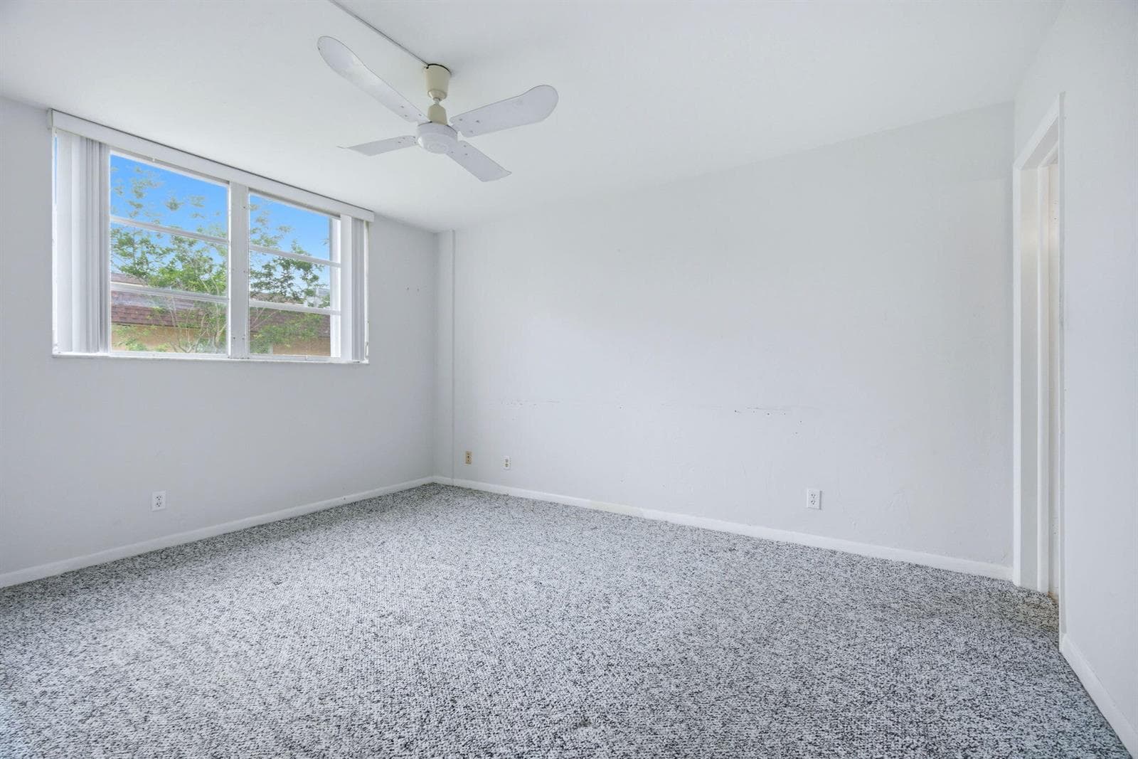 4502 N Federal Highway photo 11