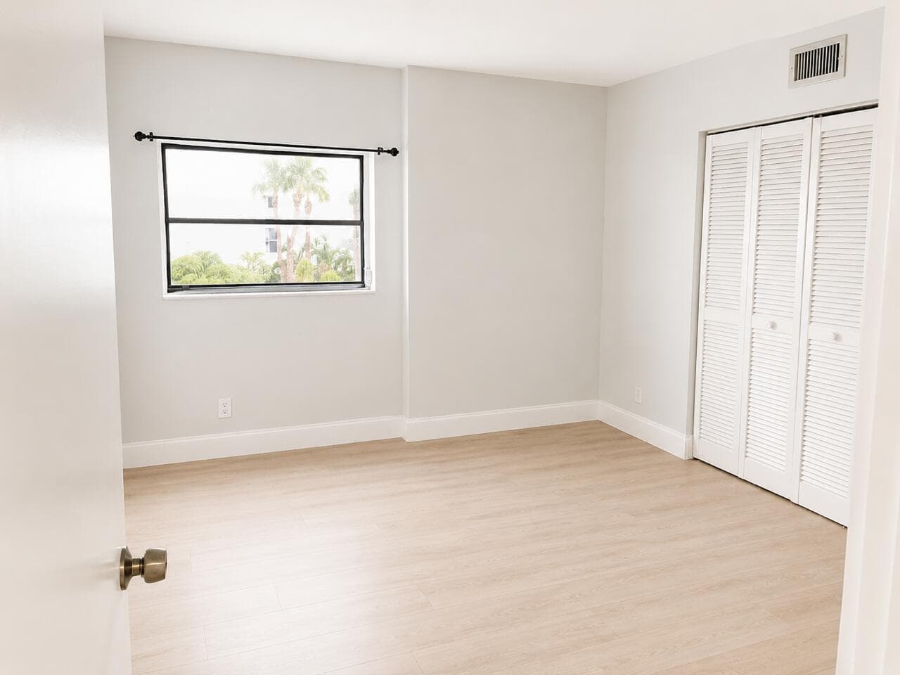 1527 S Flagler Drive 203F photo 21