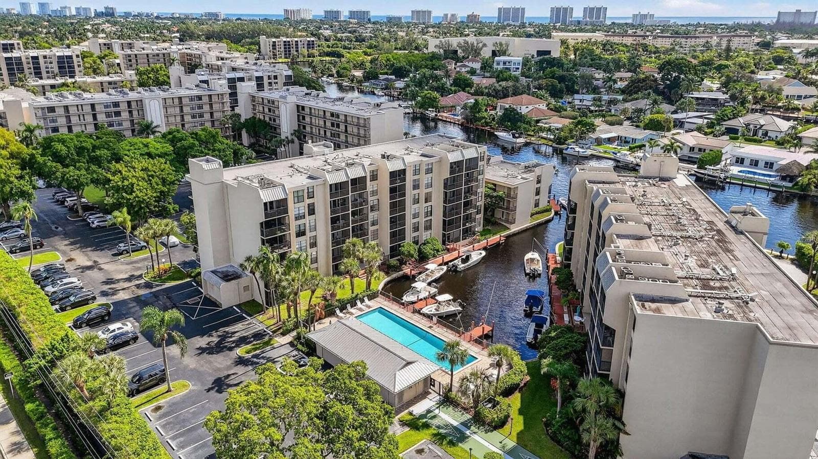 20 ROYAL PALM Way 3020 photo 2