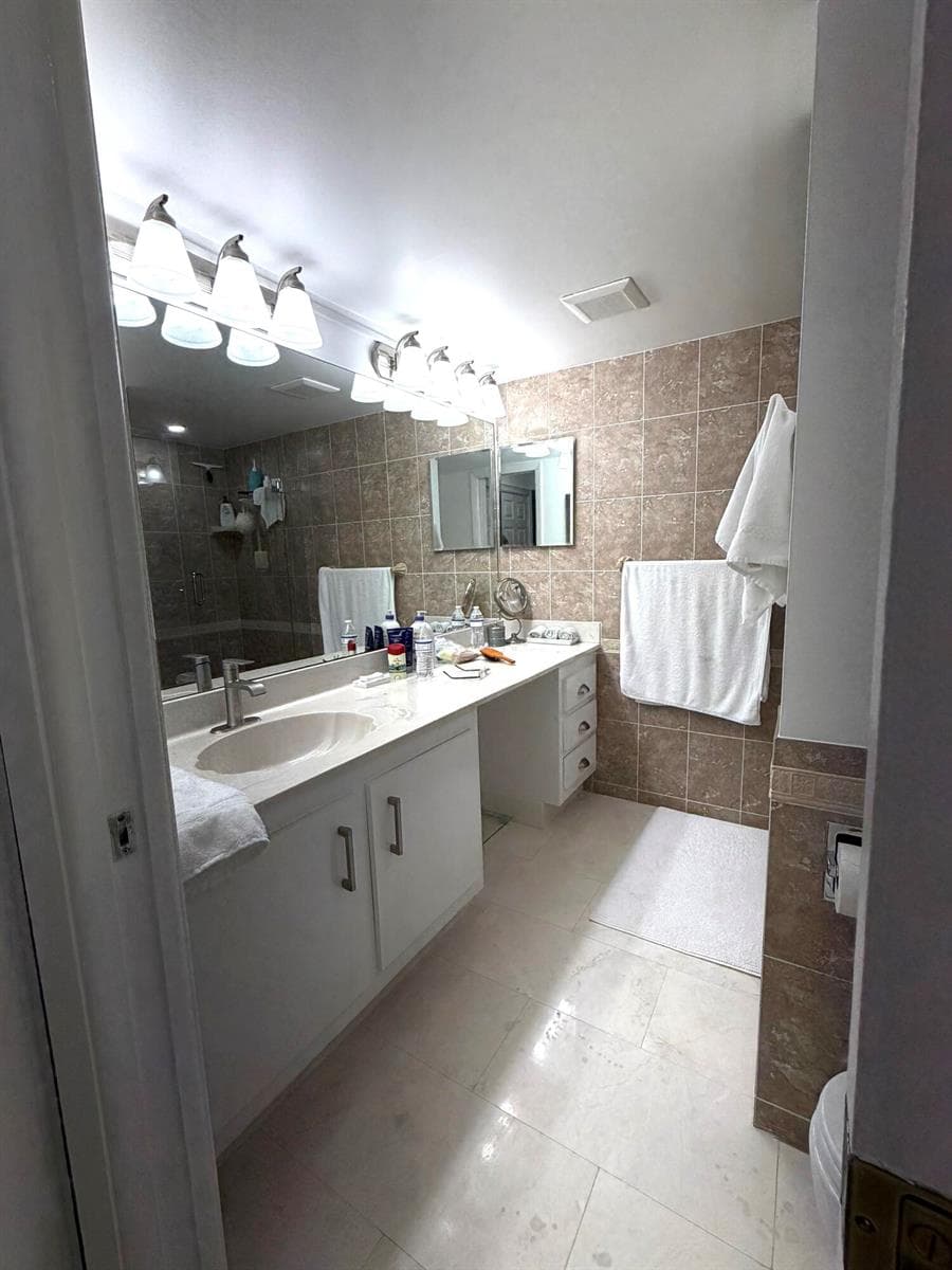 20 ROYAL PALM Way 3020 photo 16