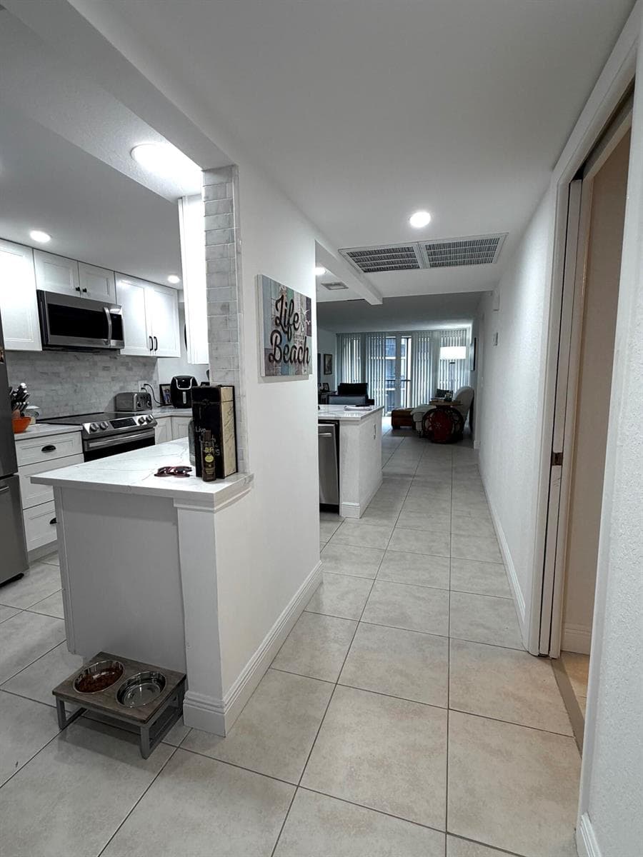 20 ROYAL PALM Way 3020 photo 1