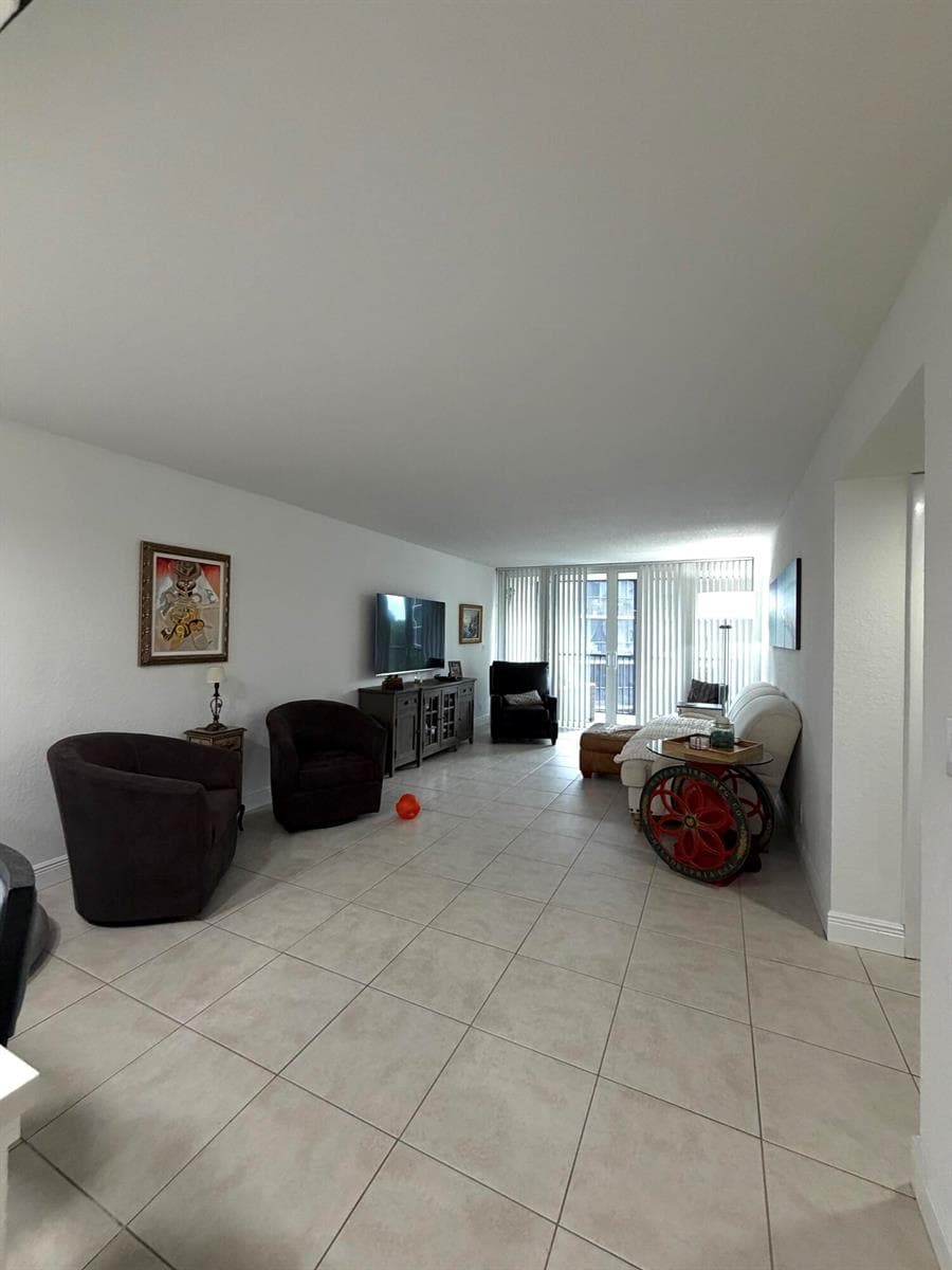 20 ROYAL PALM Way 3020 photo 9