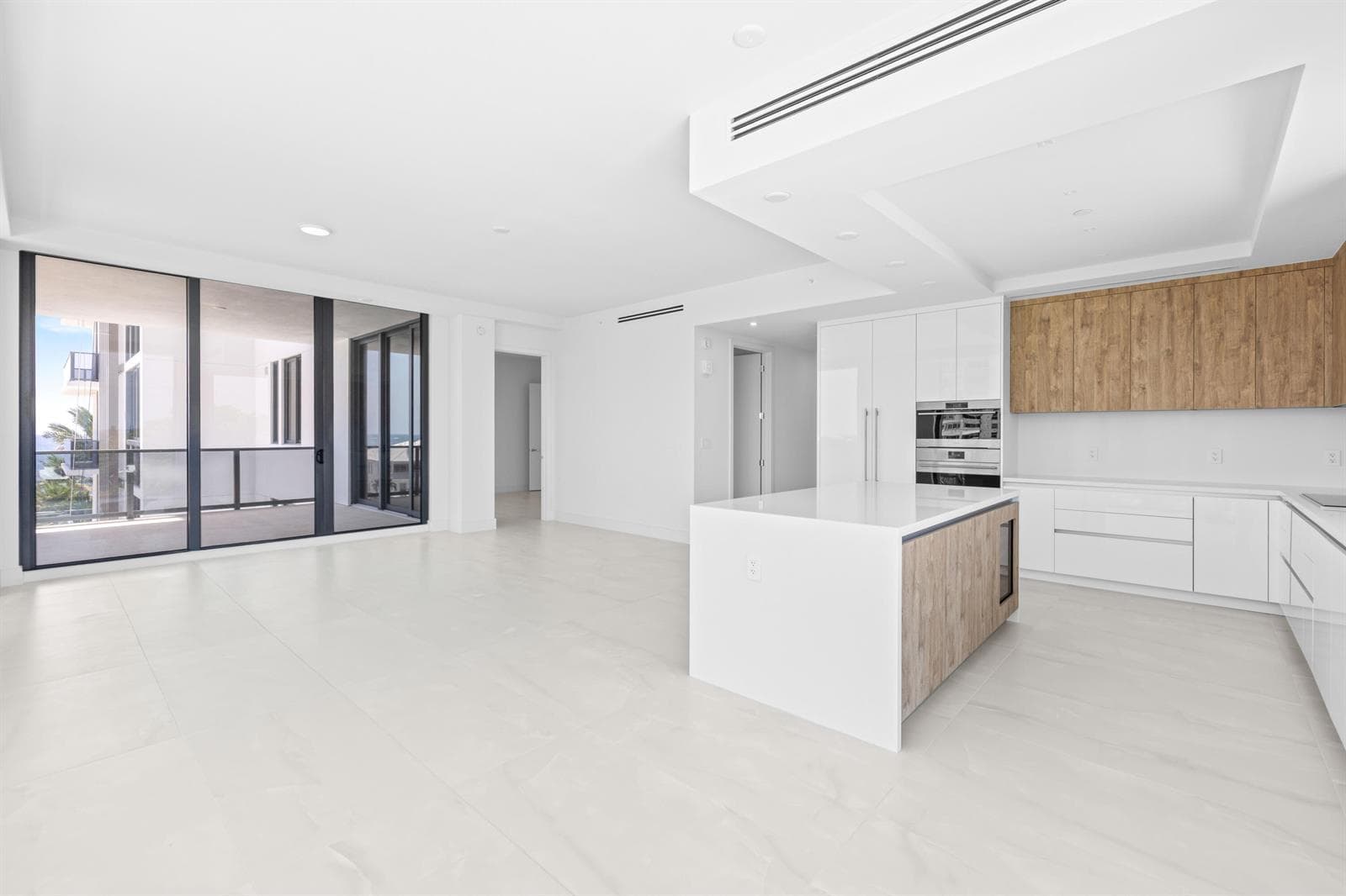 305 BRINY Avenue 406 photo 2