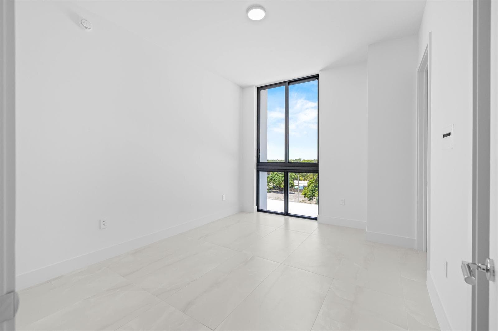 305 BRINY Avenue 406 photo 16