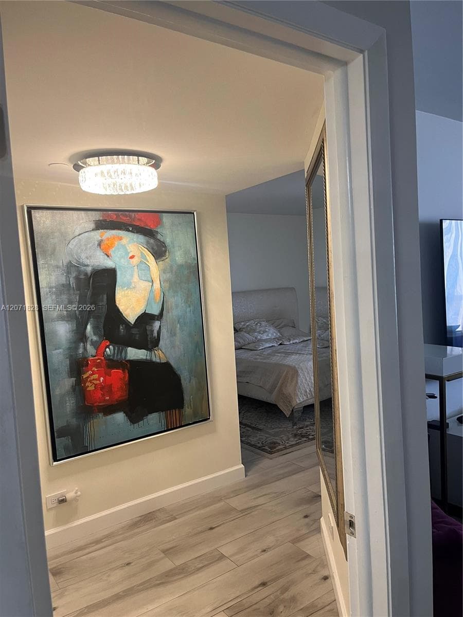 20191 E Country Club Dr 503 photo 2