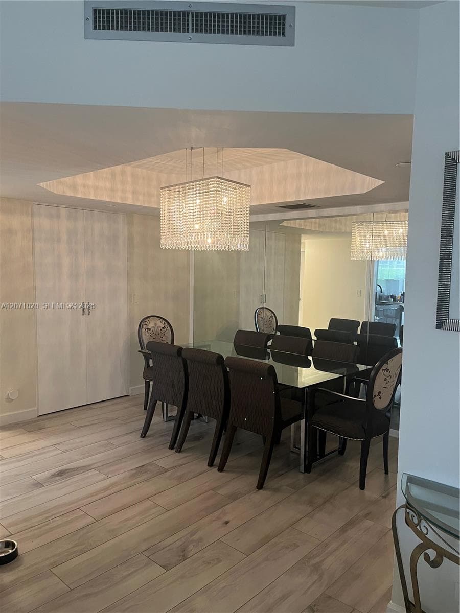 20191 E Country Club Dr 503 photo 20
