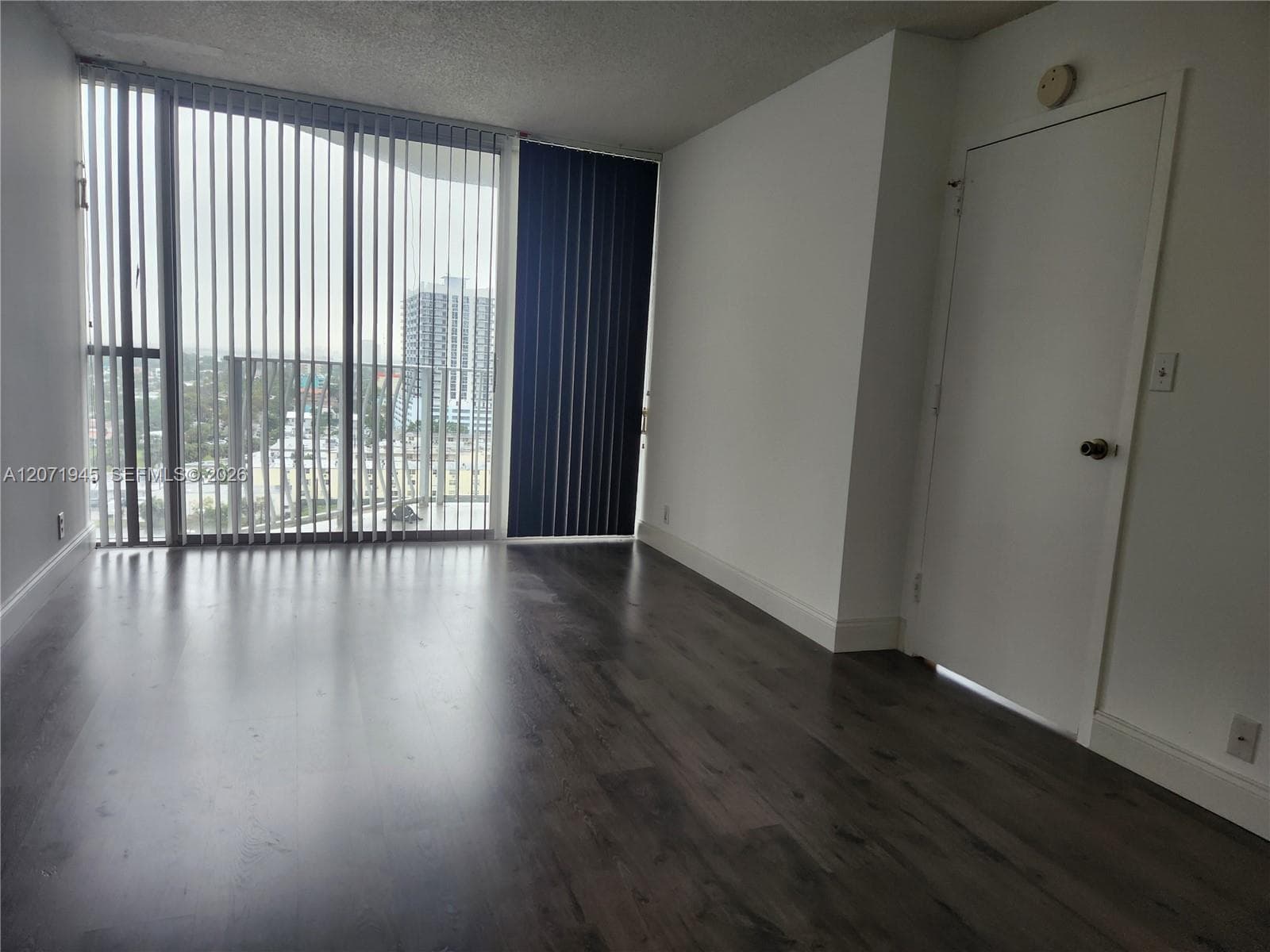7601 E Treasure Dr 1501 photo 19