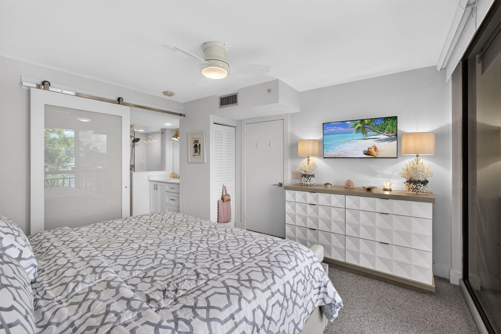 1901 MARINA ISLE Way 304 photo 22