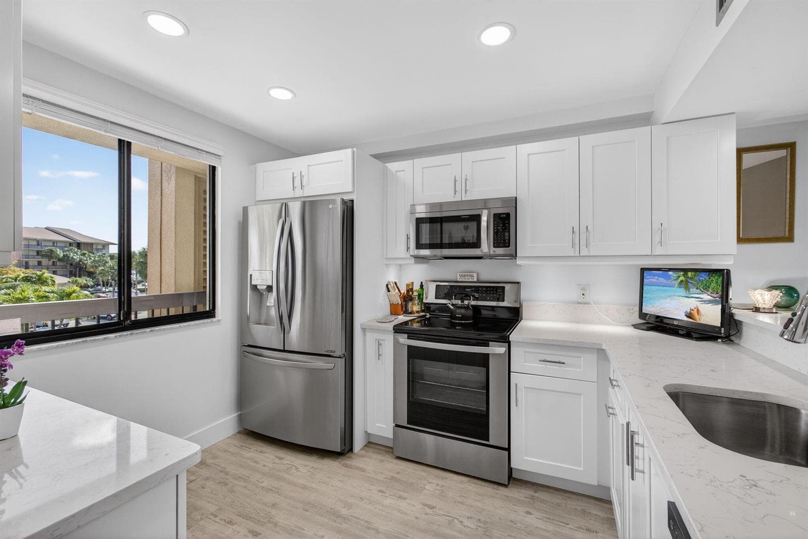 1901 MARINA ISLE Way 304 photo 7