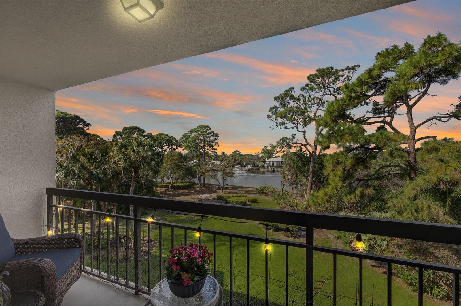 1901 MARINA ISLE Way 304 photo 1