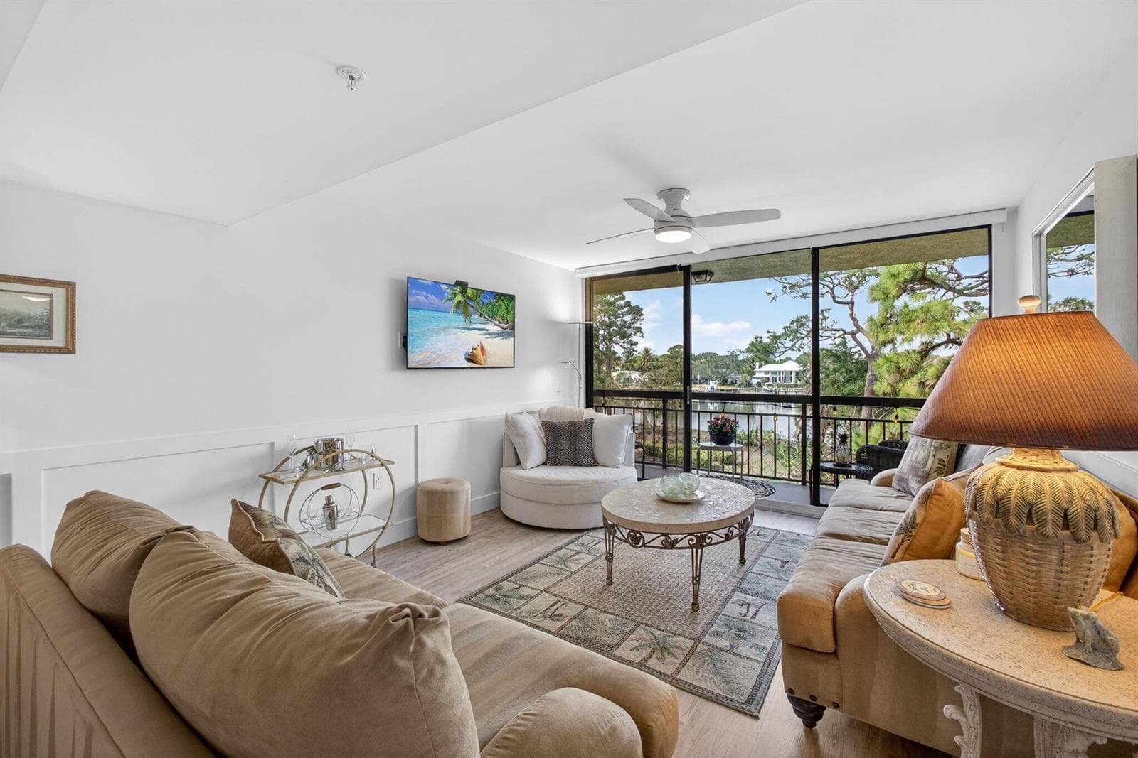 1901 MARINA ISLE Way 304 photo 5