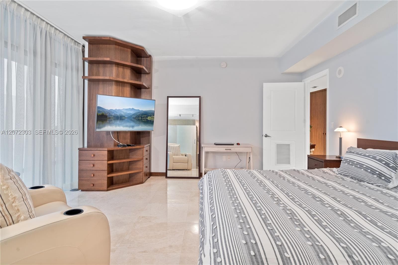 3737 Collins Ave S-701 photo 14
