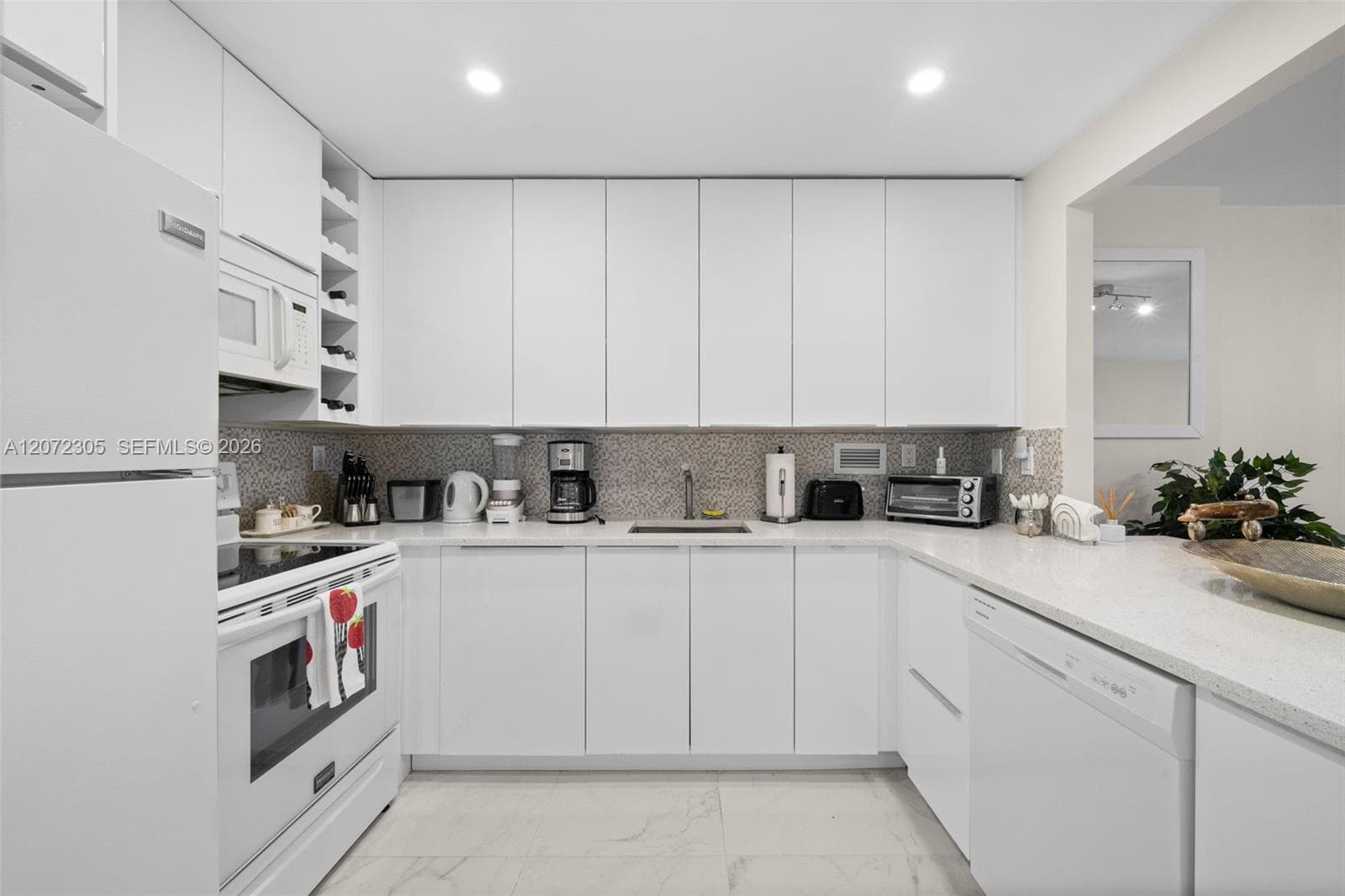 2301 Collins Ave 1014 photo 5