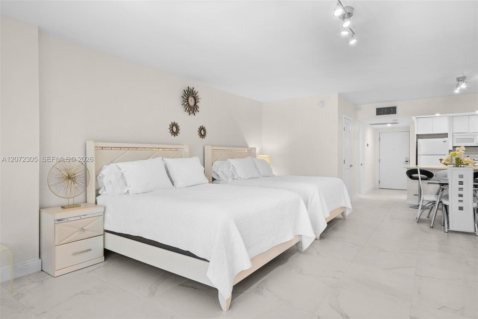 2301 Collins Ave 1014 photo 11