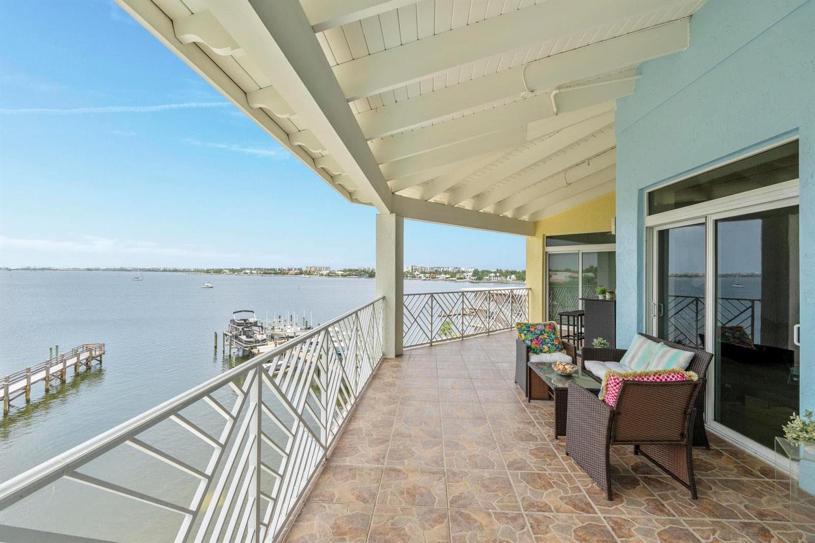 309 E OCEAN Avenue 304 photo 5