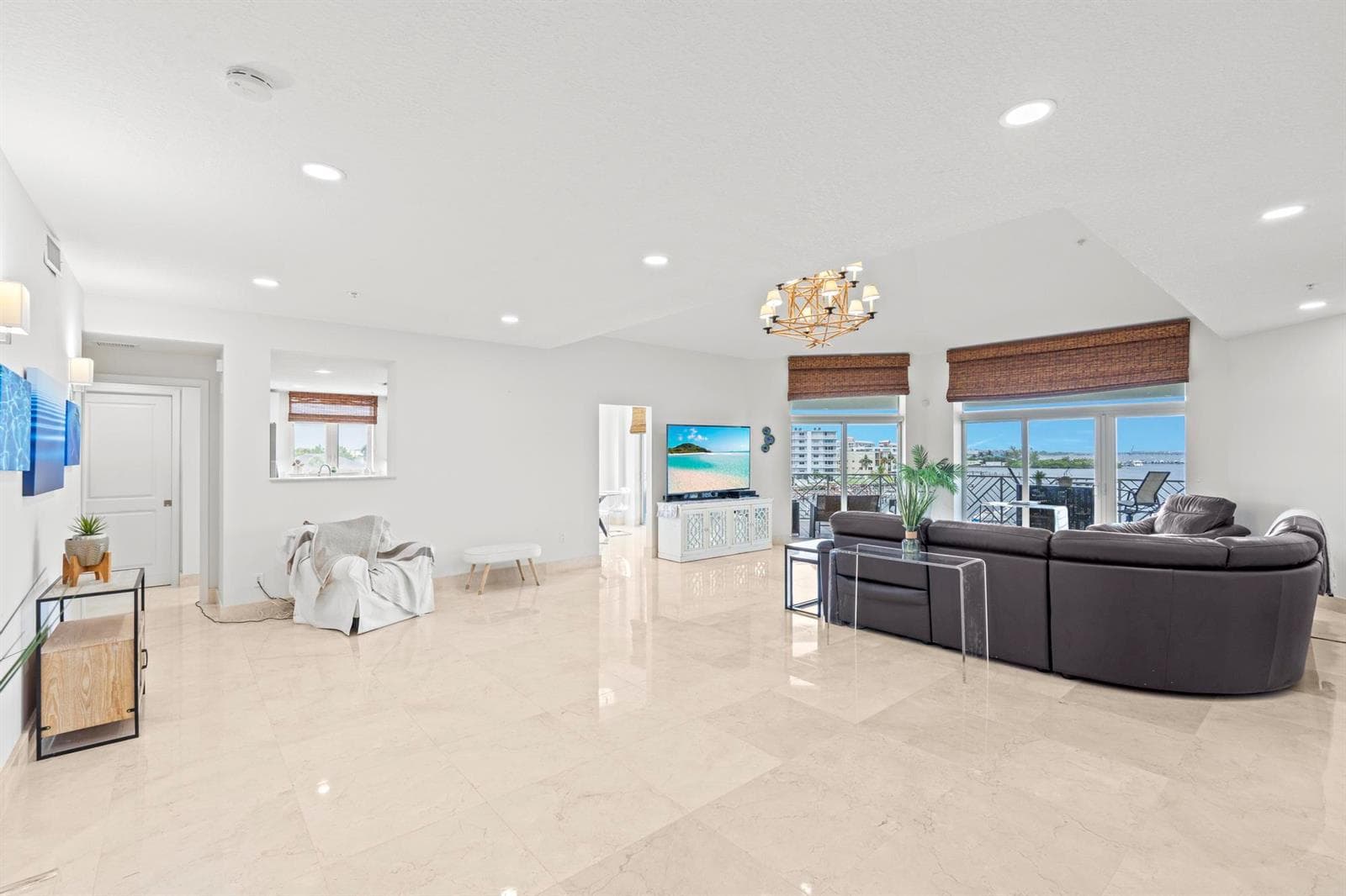 309 E OCEAN Avenue 304 photo 9