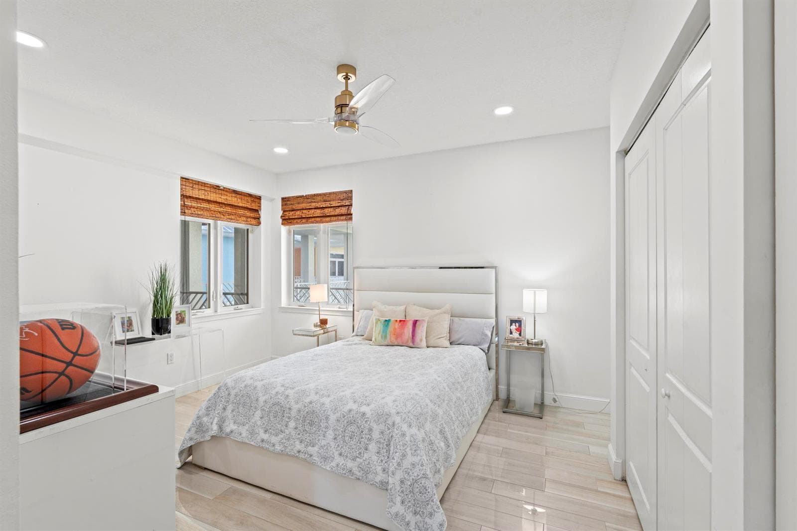 309 E OCEAN Avenue 304 photo 24