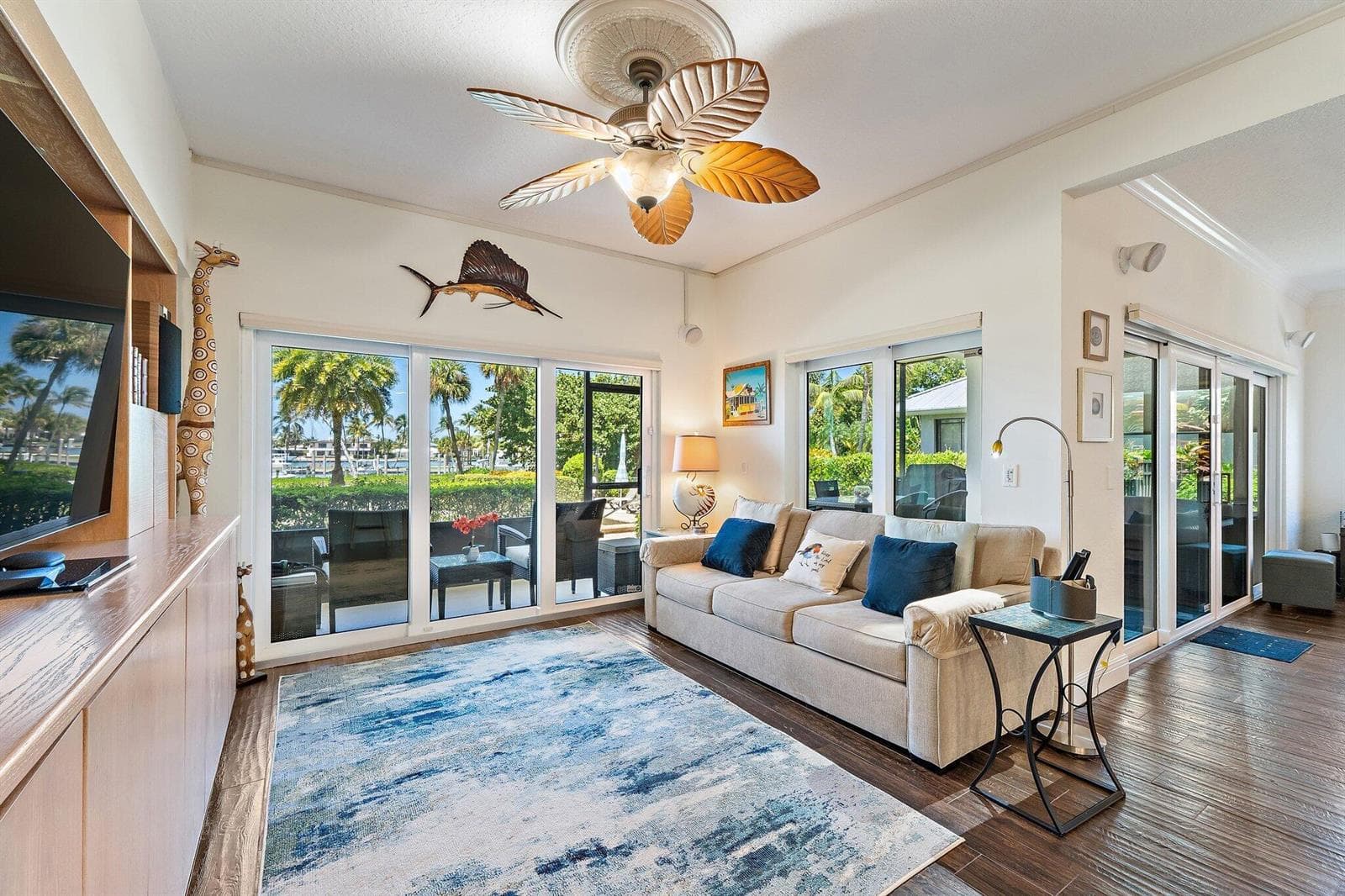 851 Saturn Street A photo 17