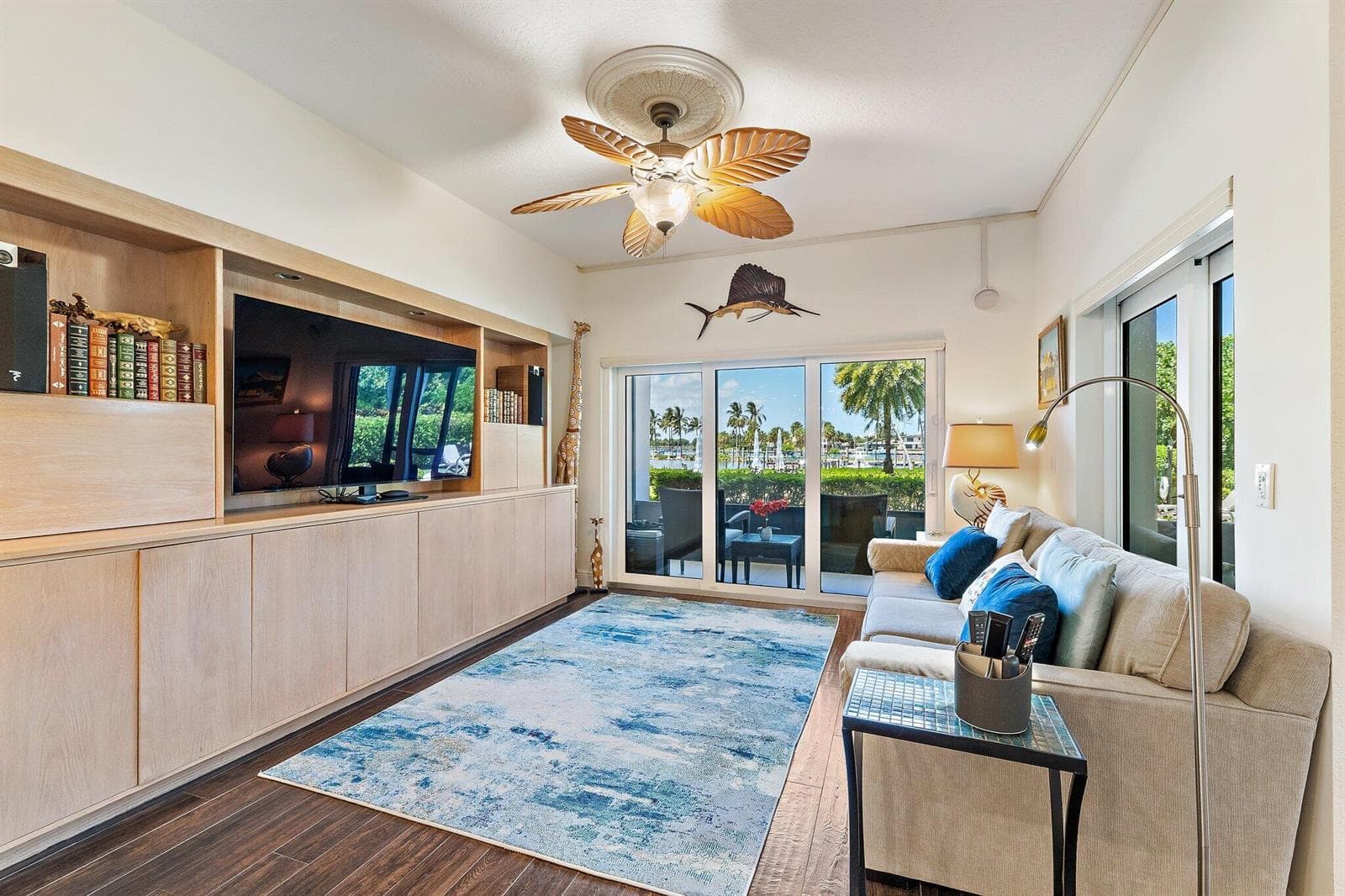 851 Saturn Street A photo 16