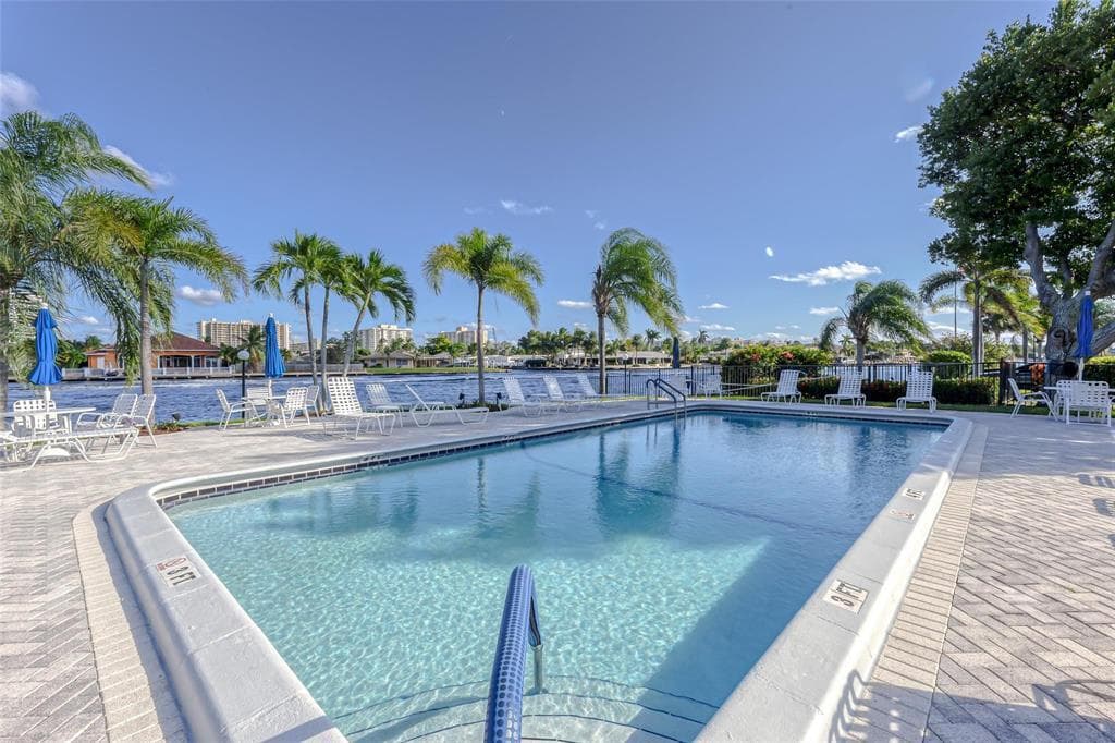 6473 BAY CLUB Drive 1 photo 24