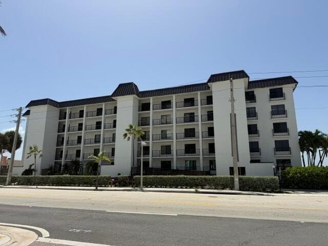 3200 N OCEAN Drive 104 photo 2