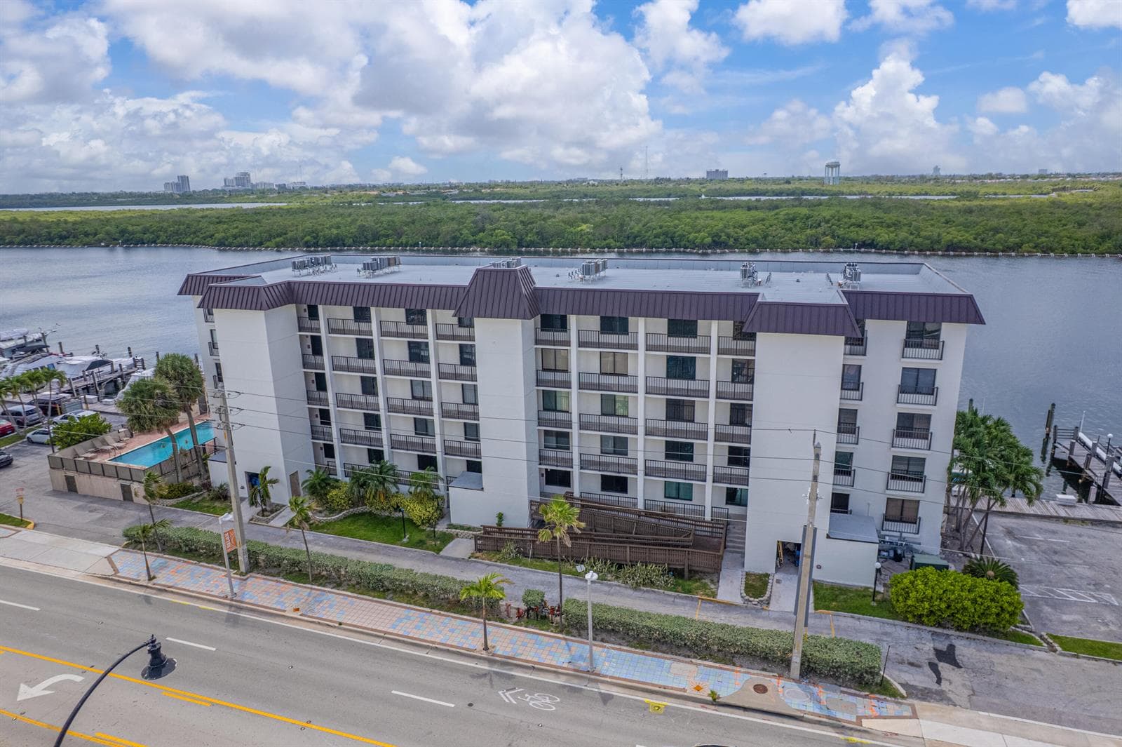 3200 N OCEAN Drive 104 photo 1