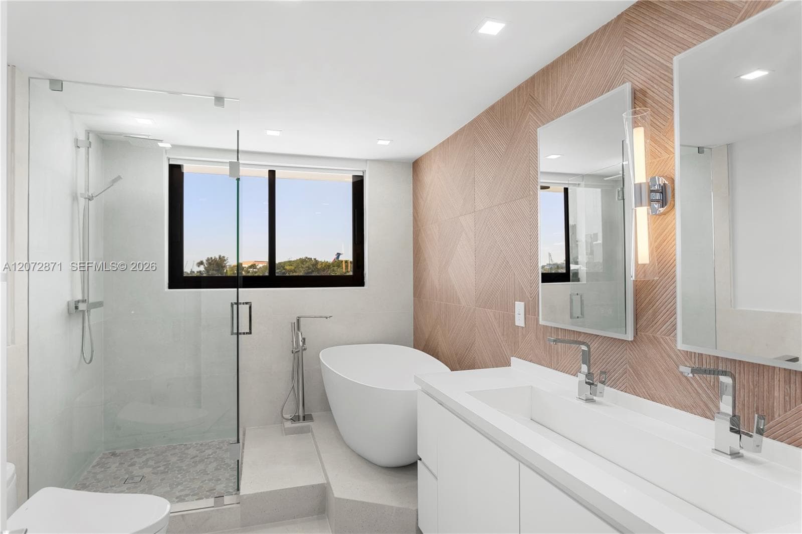 1000 Venetian Way 301/303 photo 7