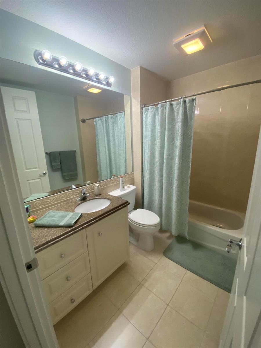 7 HARBOUR ISLE Drive E 304 photo 22