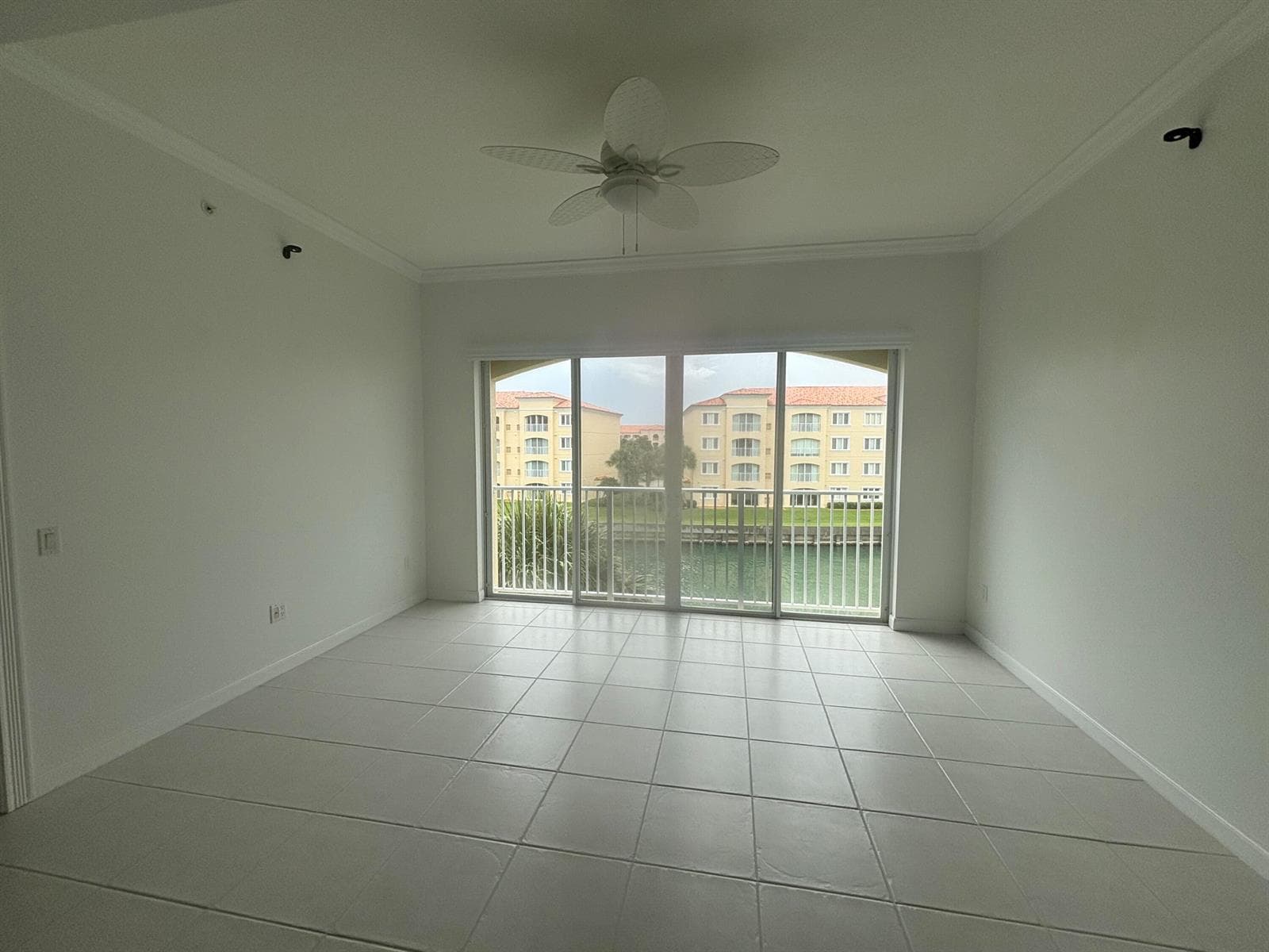 7 HARBOUR ISLE Drive E 304 photo 11
