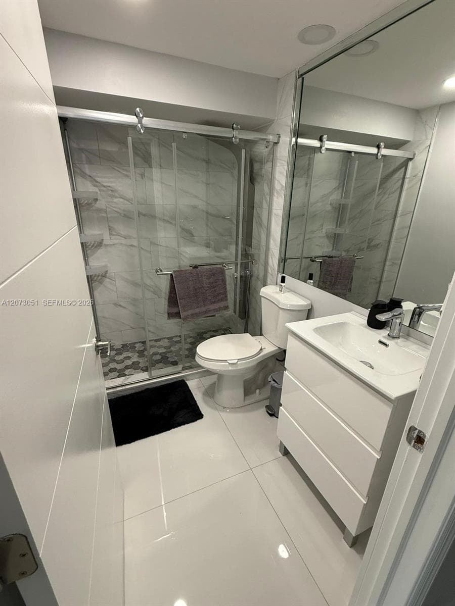 3111 N Ocean Dr 506 photo 17