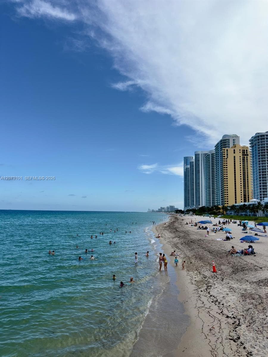 16699 Collins Ave 3609 photo 4