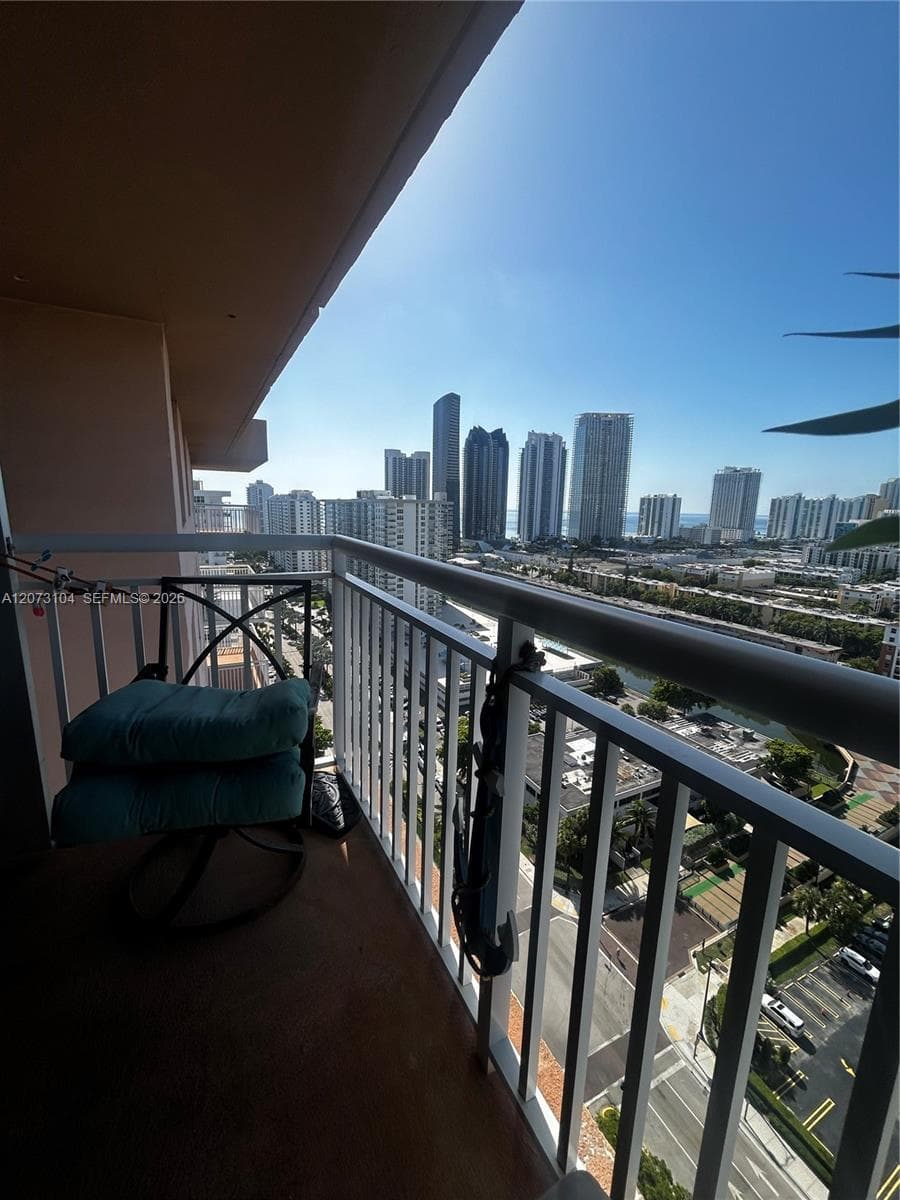 251 174th St 2315 photo 3