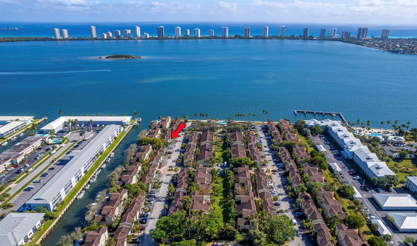 1145 Lake Shore Drive 206 photo 2