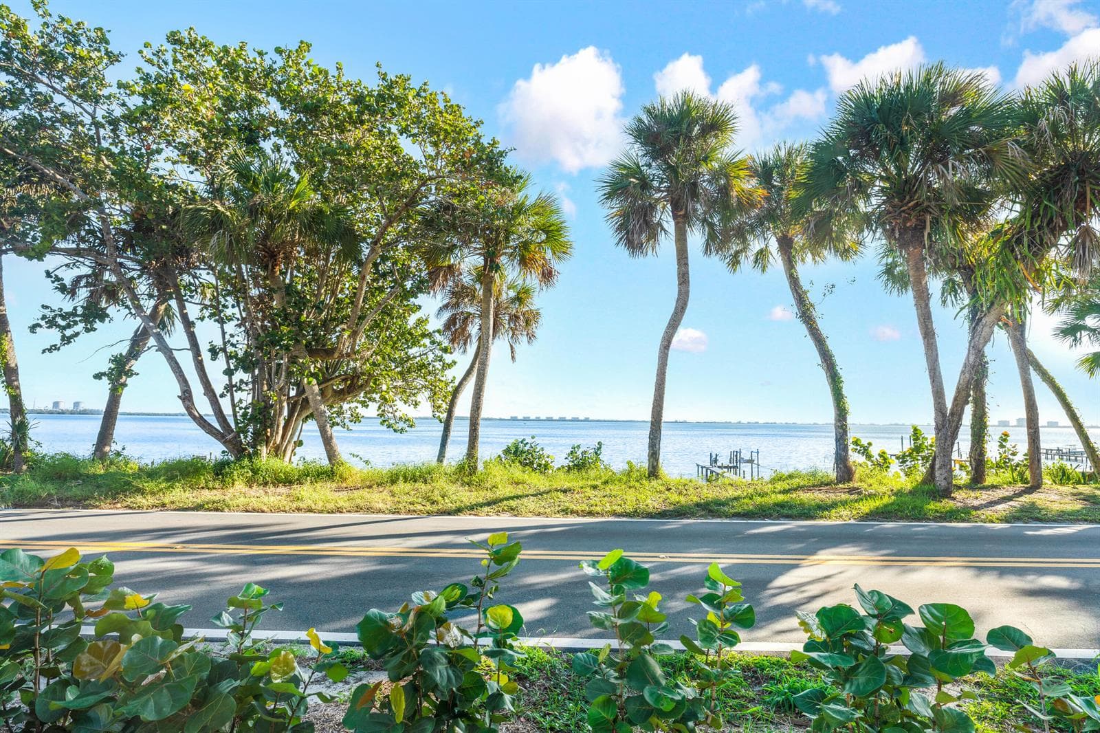 10007 S Indian River Drive photo 15