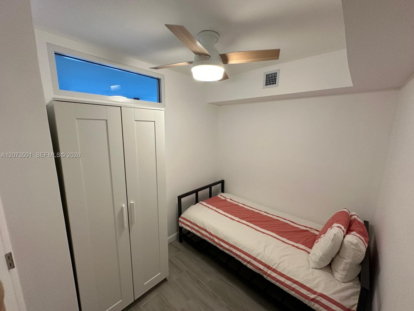 906 photo 10