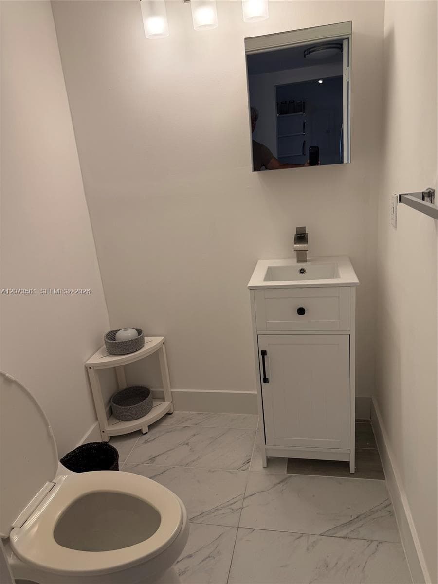 906 photo 11