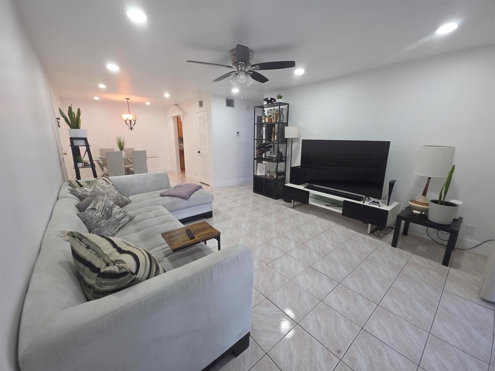 6391 Bay Club Drive 4 photo 13