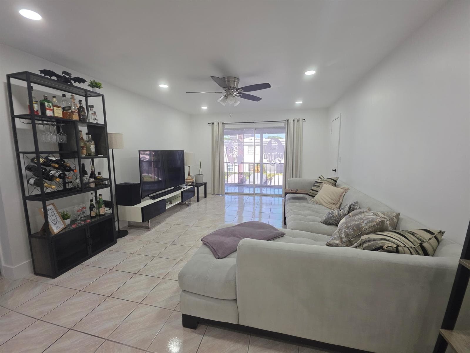 6391 Bay Club Drive 4 photo 10